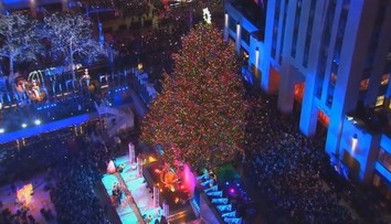 Už to vypuklo! Svet žije Vianocami a aj napriek teroristickým hrozbám sa ľudia tešia