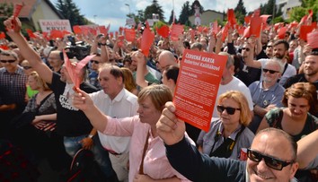 Protesty na odvolanie Kaliňáka organizujú aj mimoparlamentné strany