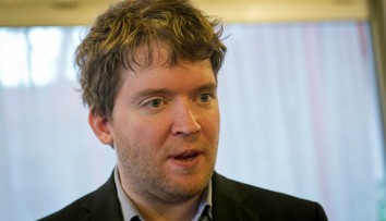 Ravasz chce lepšiu finančnú gramotnosť Rómov a rómske deti na stredných školách