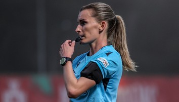 Medzi Ligou majstrov a ihriskom s krivými čiarami nerobím rozdiely, hovorí slovenská FIFA rozhodkyňa (rozhovor)