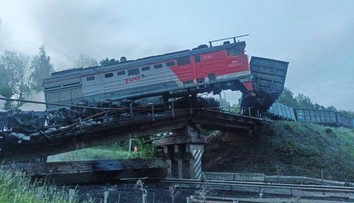 Most v Kurskej oblasti, po ktorom prechádzal nákladný vlak, sa zrútil. Hlásia zranených aj obete