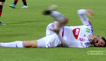 VIDEO: Trápne divadlo v Maďarsku. Zo srbského futbalistu sa smeje celý svet