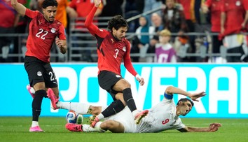 Egypt sa raduje z postupu, no škvrnou je zranenie najväčšej hviezdy. Irán musí čakať na vývoj skupín