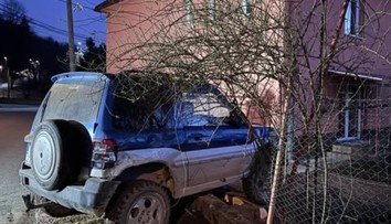 Narazil do plota rodinného domu, namerali mu vyše 1,3 promile. Primátora Revúcej opätovne obvinili