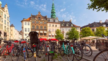 Obedy a bicykle zadarmo. Európske metropoly odmeňujú turistov za dobré správanie
