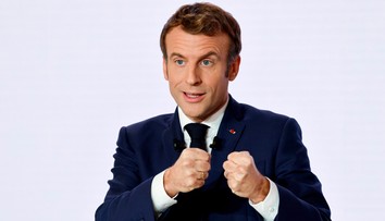 Macronov odkaz nezaočkovaným Francúzom: Chcem vás naštvať, budem vás trápiť až do konca