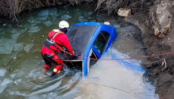 FOTO: Tragická nehoda pri Šali. Cesta je neprejazdná