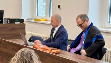 Proces s policajným exprezidentom Petrom Kovaříkom odročili na december