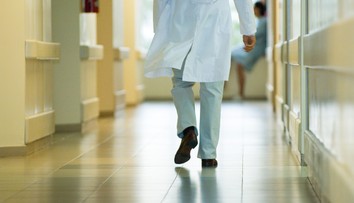 Reformu nemocníc zrejme čaká odklad. Ministerka chce od premiéra jeden rok navyše