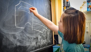 Mám Aspergera a toto sú veci, ktoré mi prekážajú. Odborníčky radia, ako rozumieť autistickým deťom