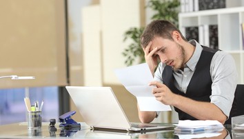 Ženy i muži na Slovensku sa najviac zadlžujú vo veku 25 až 34 rokov