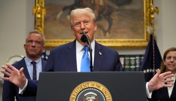 Trump varuje pred obľúbeným liekom proti bolesti. Bez dôkazov ho viní z „epidémie autizmu“