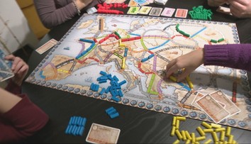 Rozvíjajú logiku aj empatiu. Spoločenské hry sú prospešné pre deti aj dospelých