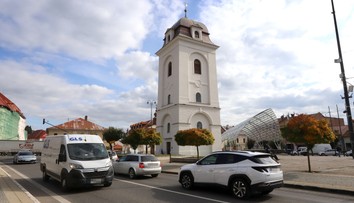 Zosuv svahu pri novej bytovke. Mesto na strednom Slovensku vyhlásilo mimoriadnu situáciu