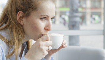 Pijete horúcu kávu či čaj? Výskum ukázal spojitosť s vážnym rakovinovým ochorením