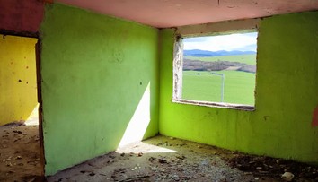 Obyvatelia „vybývanej“ bytovky pri Sabinove veria, že ich budova ešte prežije. Posudok statika je nekompromisný