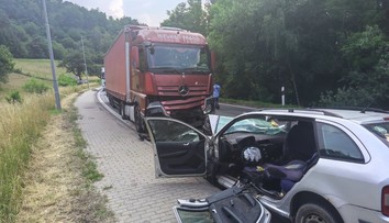 FOTO: Tragédia na východe Slovenska. Pri zrážke kamióna a auta zomreli dve ženy