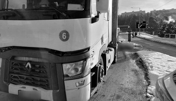 Smrteľná nehoda v Dolnom Kubíne. Žena zomrela pod kolesami kamiónu