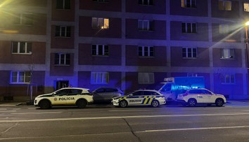 V bratislavskom byte objavili telo muža. Mal mať strelné poranenie hlavy