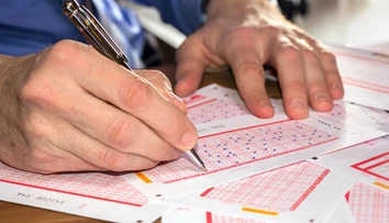 Dva mesiace používal výherný tiket ako záložku do knihy. Netušil, že má hodnotu miliónov