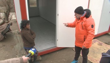 Majú osadníkov nechať na ulici alebo im kúpiť unimobunky? Vidina nového bývania môže spustiť lavínu požiarov