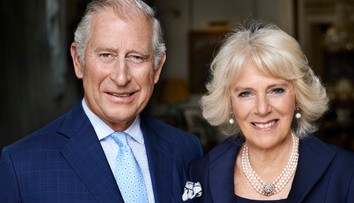 Camilla a Charles majú nový oficiálny portrét