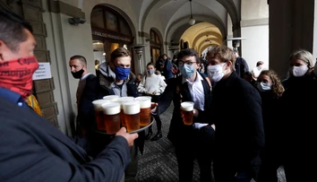 V Česku otvorili stovky barov a reštaurácií na protest proti reštrikciám