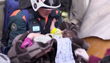 VIDEO: Z trosiek po výbuchu plynu na Urale vytiahli živé bábätko