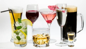 Pite drinky podľa znamenia: Škorpióni milujú rum, Ryby plávajú v gine