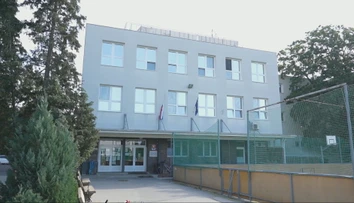 Žltačka na škole v krajskom meste. Jedna žiačka je v nemocnici, ďalší sú v karanténe
