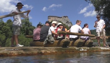 Drevo, soľ a dnes turisti. Pltníctvo pod Oravským hradom je unikátny zážitok, ktorý dýcha históriou aj remeslom