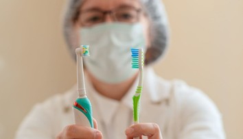 Aj malé opatrenie vie priniesť veľké výsledky. Čistenie zubov môže znížiť riziko vzniku zápalu pľúc v nemocnici