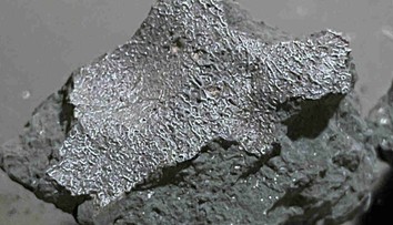 Meteorit prerazil strechu domu. Vedci v ňom našli látky, ktoré môžu objasniť vznik života