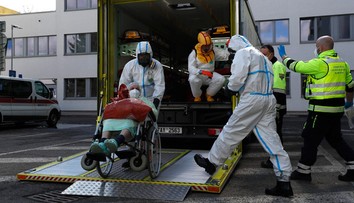 Ak prevládne variant omikron, českí lekári prestanú podávať monoklonálne protilátky