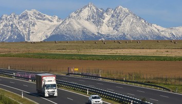 Autom, vlakom, autobusom alebo lietadlom? Porovnali sme ceny za cestu z Bratislavy do Košíc
