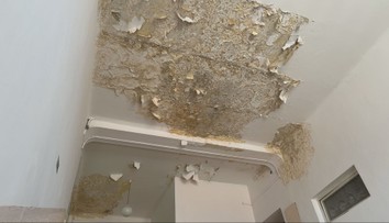 Havarijný stav budov, nedostatok sestier, dlhé čakacie lehoty na operácie. Aj na toto sa sťažujú lekári aj pacienti