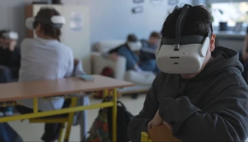 Dejepisárka vnáša žiakov do histórie prostredníctvom virtuálnej reality. Pomáha im to lepšie pochopiť minulosť