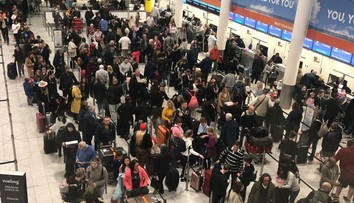 Chaos na londýnskom letisku: Pozastavili všetky lety