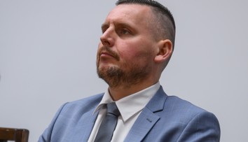 Bombic si spoza mreží koleduje o ďalší problém. Snažil sa zaujať ministra, no narazil