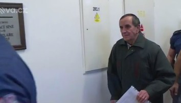 Dôchodca zámerne zoťal stromy na železničnú trať. Odsúdili ho za terorizmus