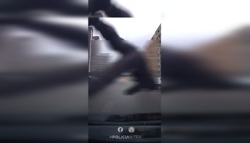 Chlapec (11) v Nových Zámkoch letel ako handrová bábika. Polícia zverejnila hrôzostrašné video