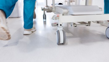 Stačilo počkať 20 minút. Mladá pacientka po operácii prišla o možnosť mať deti