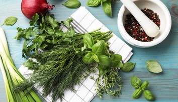 Trápi vás nafukovanie či ťažký žalúdok? Týchto päť byliniek a korenín vám môže pomôcť