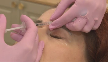 Túžila po inom vzhľade, skončila s deformáciami tváre. Žena si každý deň do seba pichala nečakanú látku