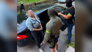 Maloleté dievča mala nútiť k prostitúcii. Polícia obvinila 24-ročnú ženu