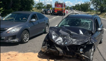 Po náraze odhodilo auto do priekopy,  Nehoda pri Senci si vyžiadala dvoch zranených