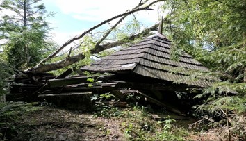 Dva týždne po víchrici v Gelnici stále nachádzajú zničené objekty. Zrútila sa aj populárna vyhliadka