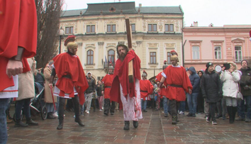 Na východe Slovenska ožil viac než 2000 rokov starý príbeh. Konala sa tam živá krížová cesta