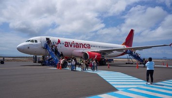 Panika v lietadle uprostred Atlantiku: Cestujúci počas letu do Európy aktivoval smradľavú bombu