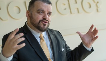 Fico odvolal Chmelára z funkcie poradcu premiéra. Vraj za to môže jeho kritika Štefana Kuffu